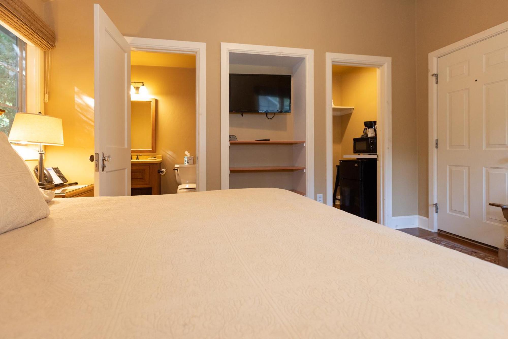 Gordon Lodge Baileys Harbor Room photo