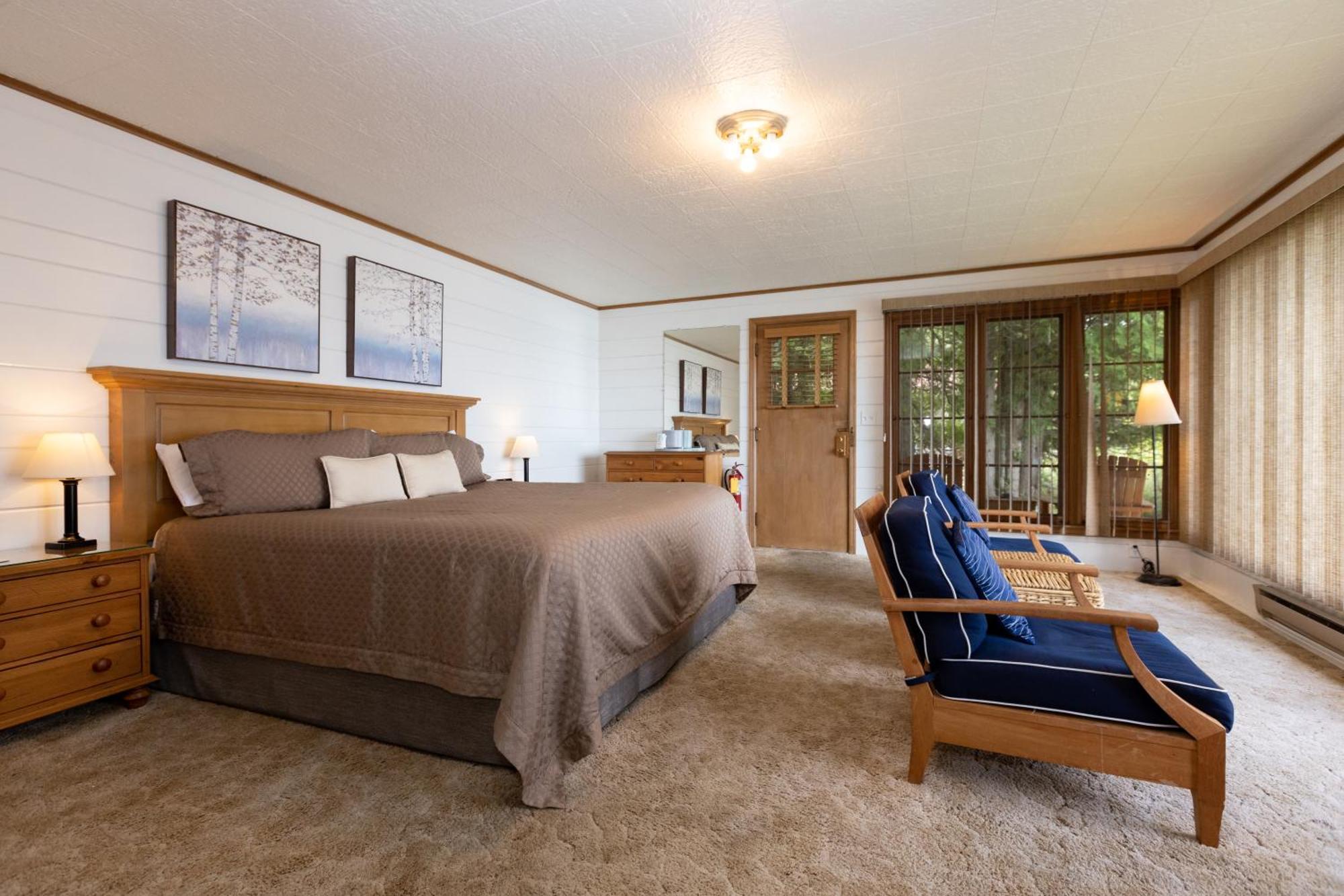 Gordon Lodge Baileys Harbor Room photo