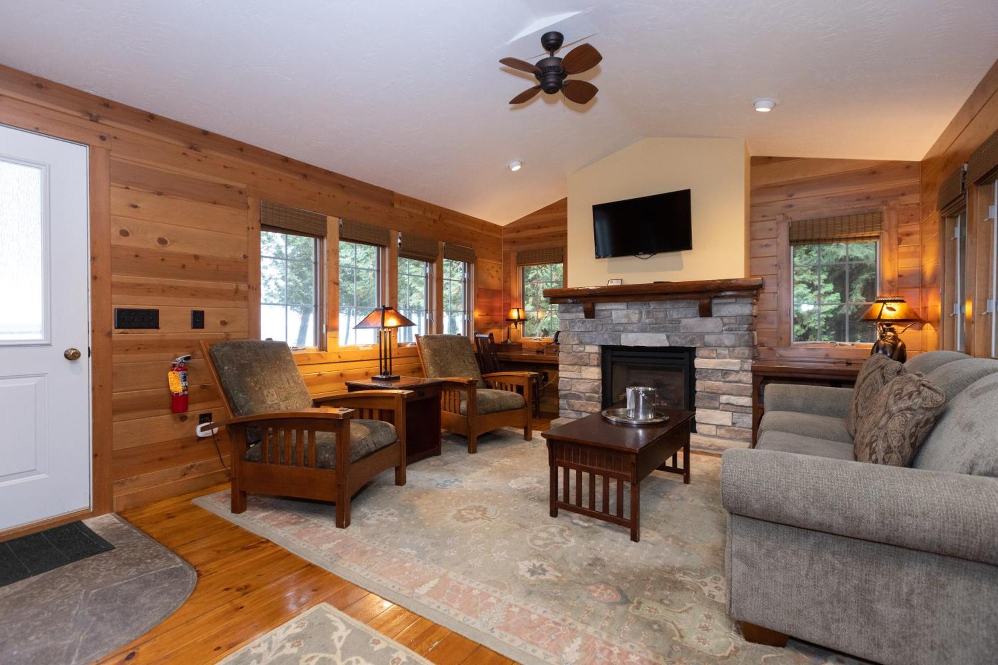 Gordon Lodge Baileys Harbor Room photo