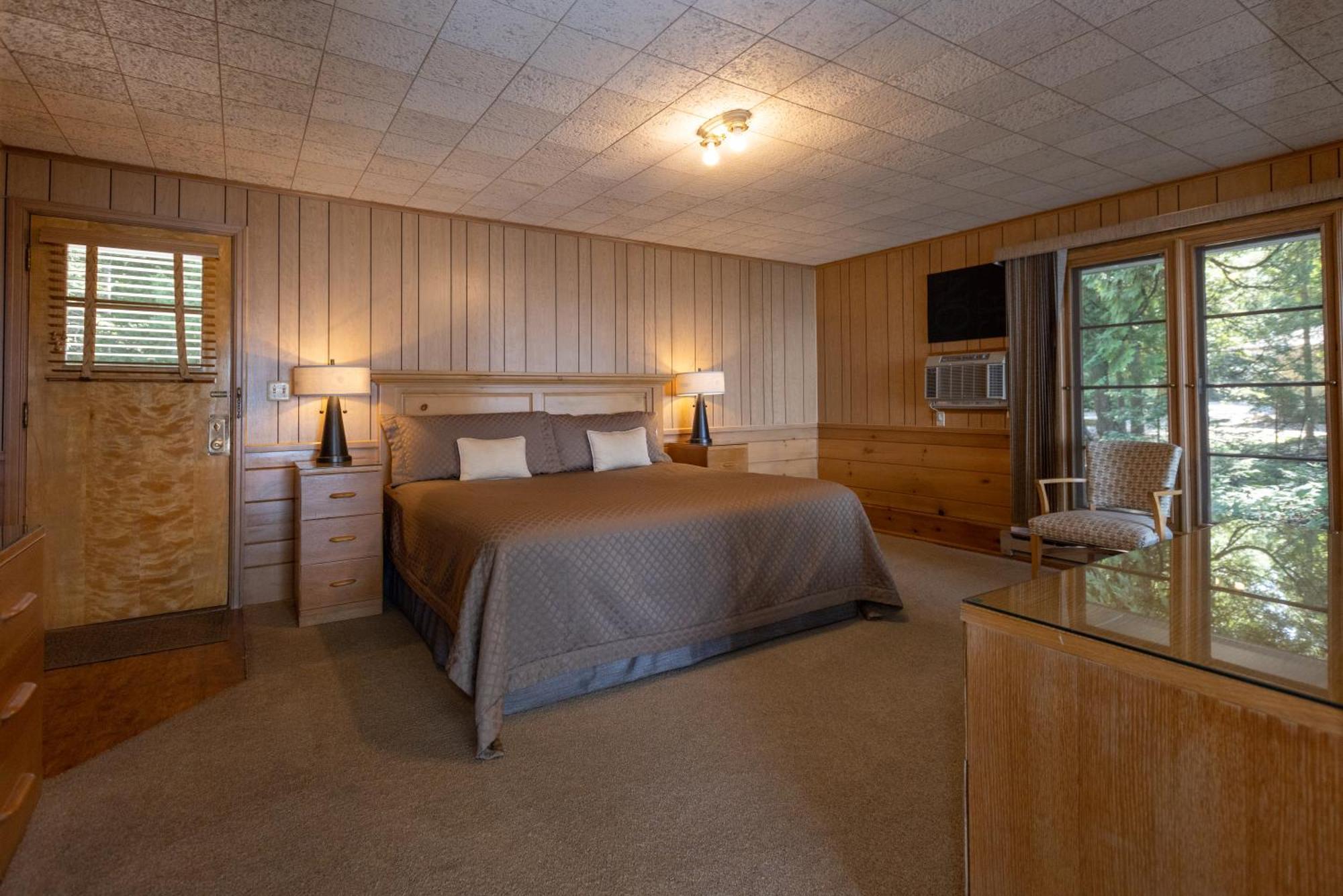 Gordon Lodge Baileys Harbor Room photo