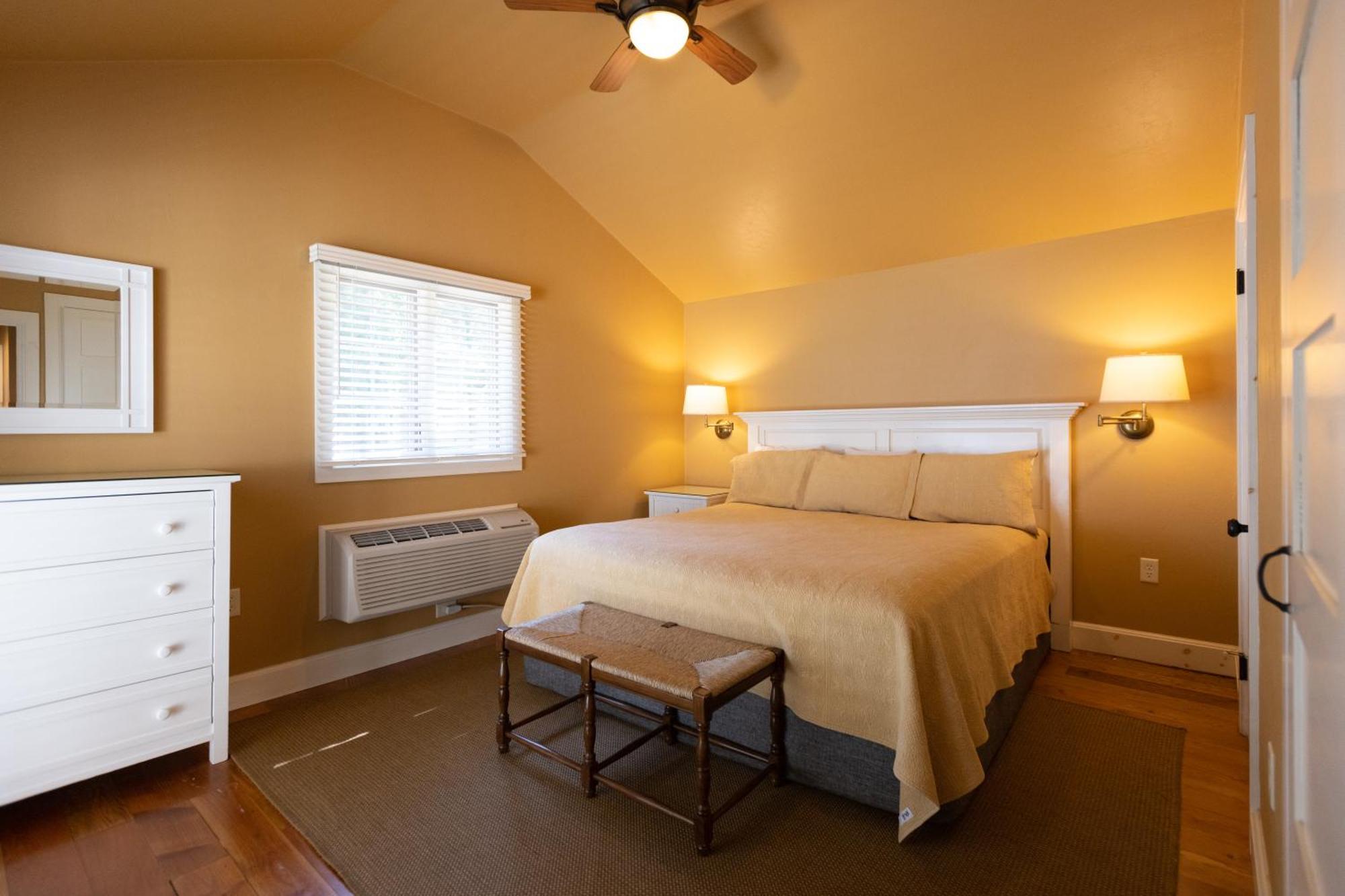 Gordon Lodge Baileys Harbor Room photo