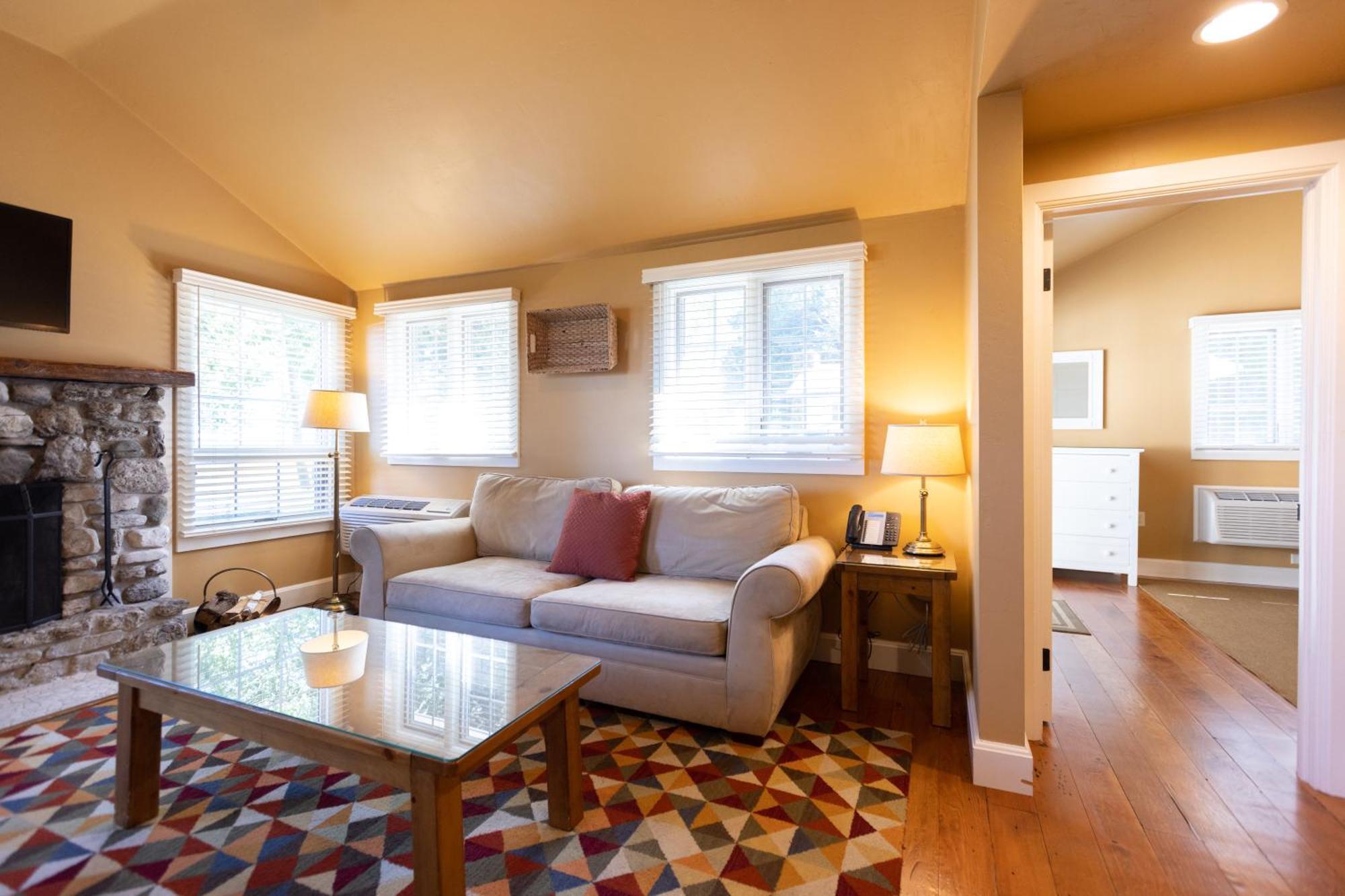 Gordon Lodge Baileys Harbor Room photo