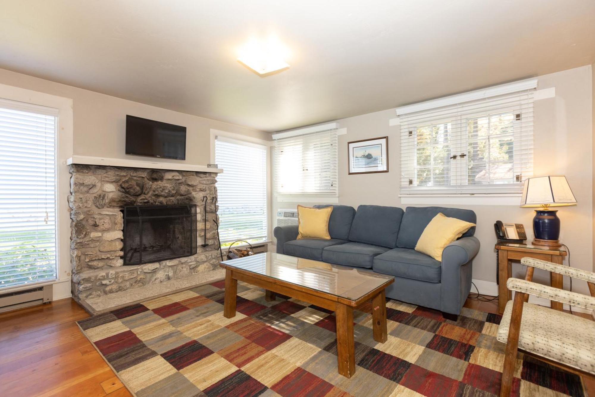 Gordon Lodge Baileys Harbor Room photo