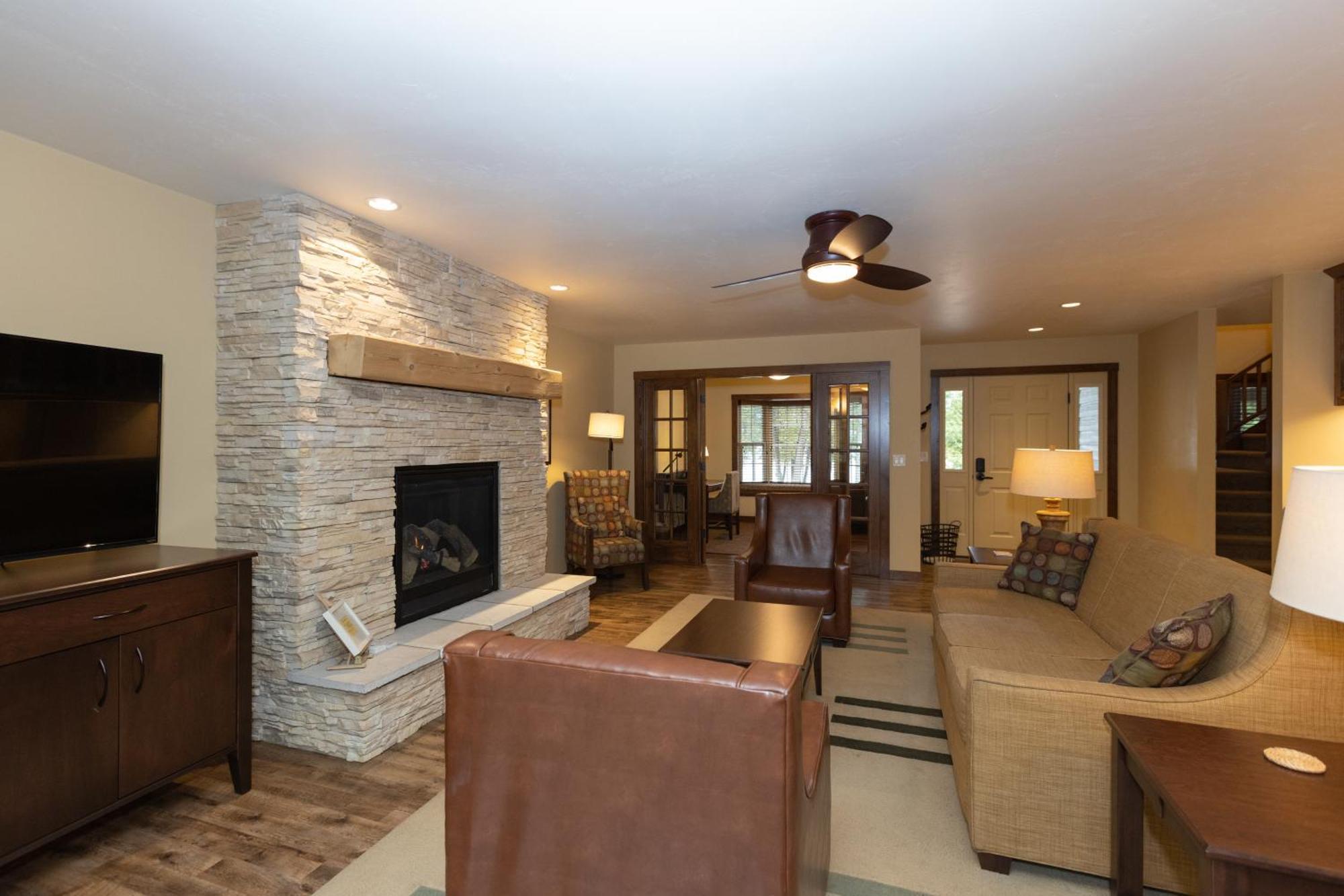 Gordon Lodge Baileys Harbor Room photo