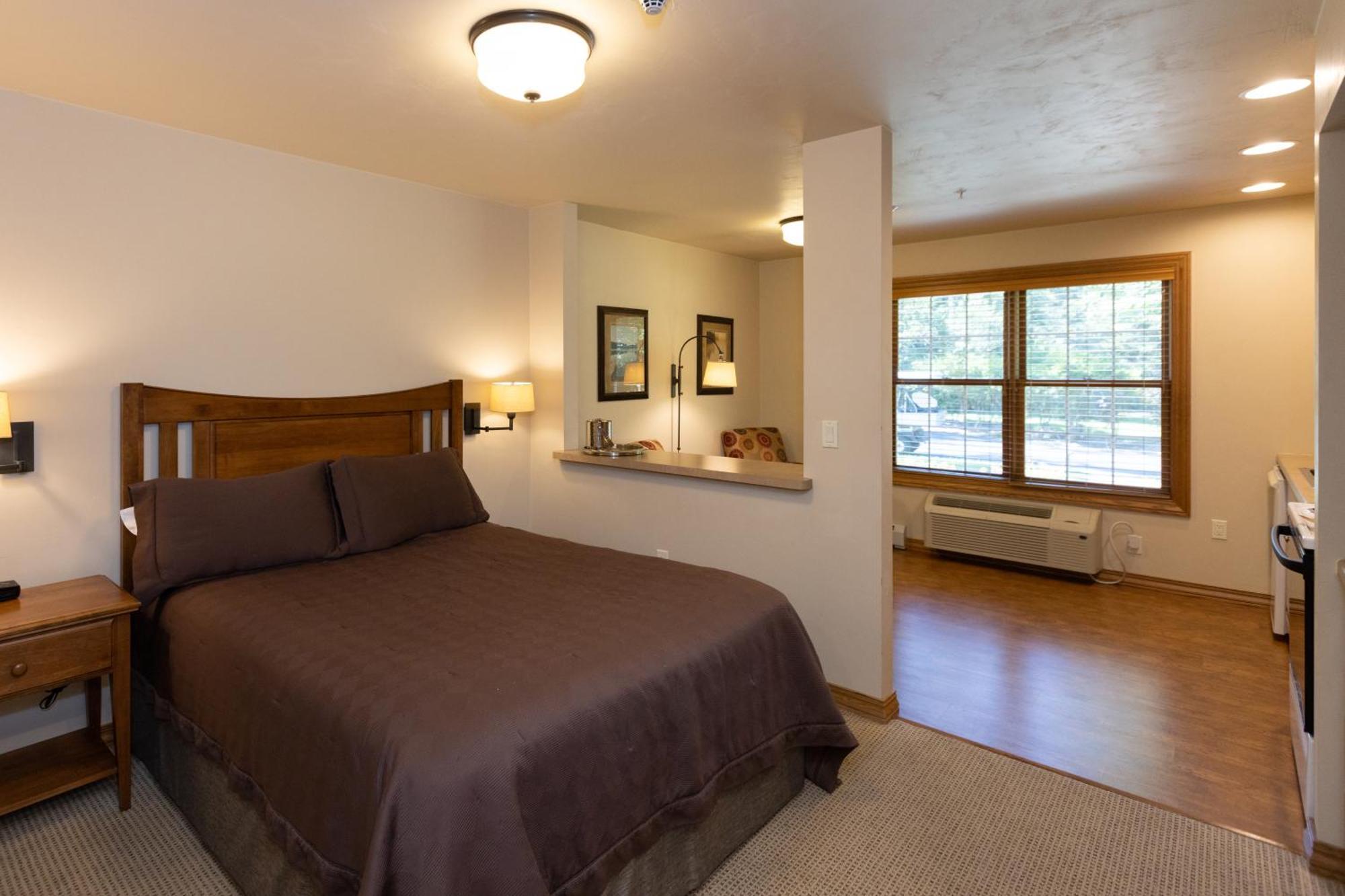 Gordon Lodge Baileys Harbor Room photo